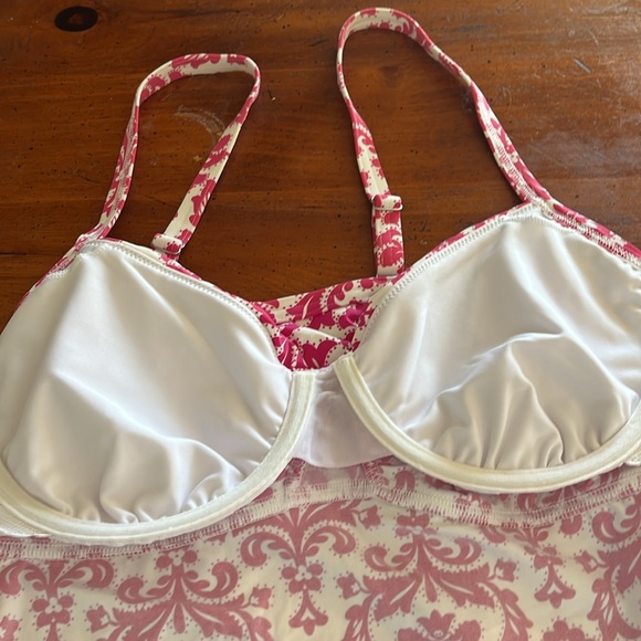 LANDS END SIZE 12 TANKINI TOP HOT PINK/WHITE WITH FEMININE DETAIL IN FRONT - Picture 4 of 4